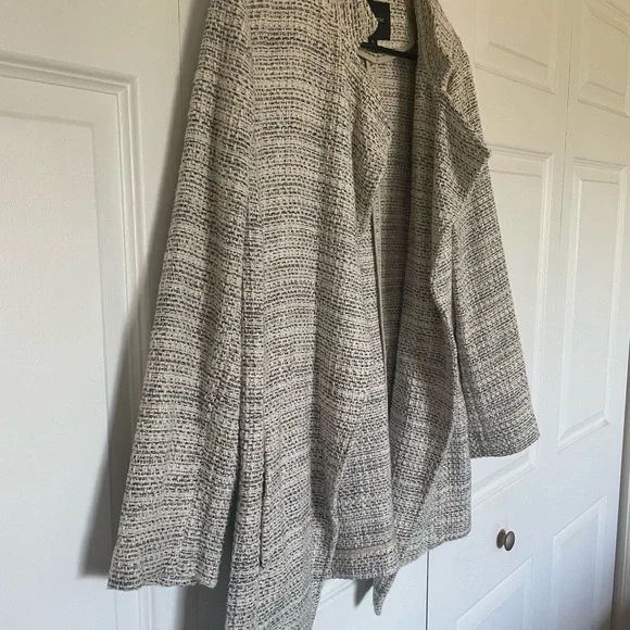 Banana Republic Women's Beige Tweed Blazer - Picture 6 of 12